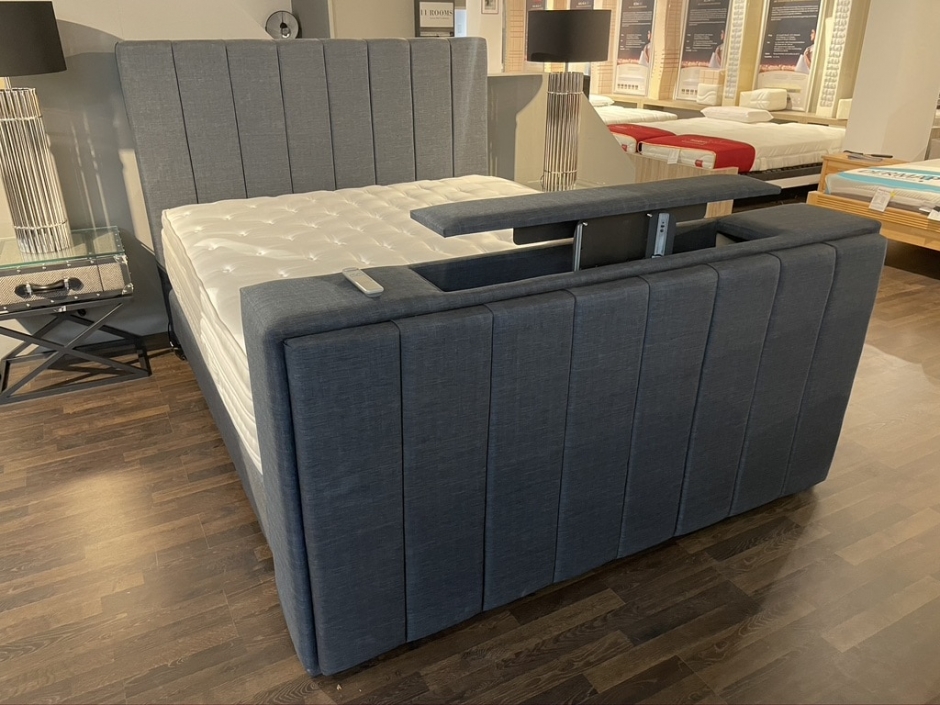 Boxspringbett „Stripe 8 mit TV Box“