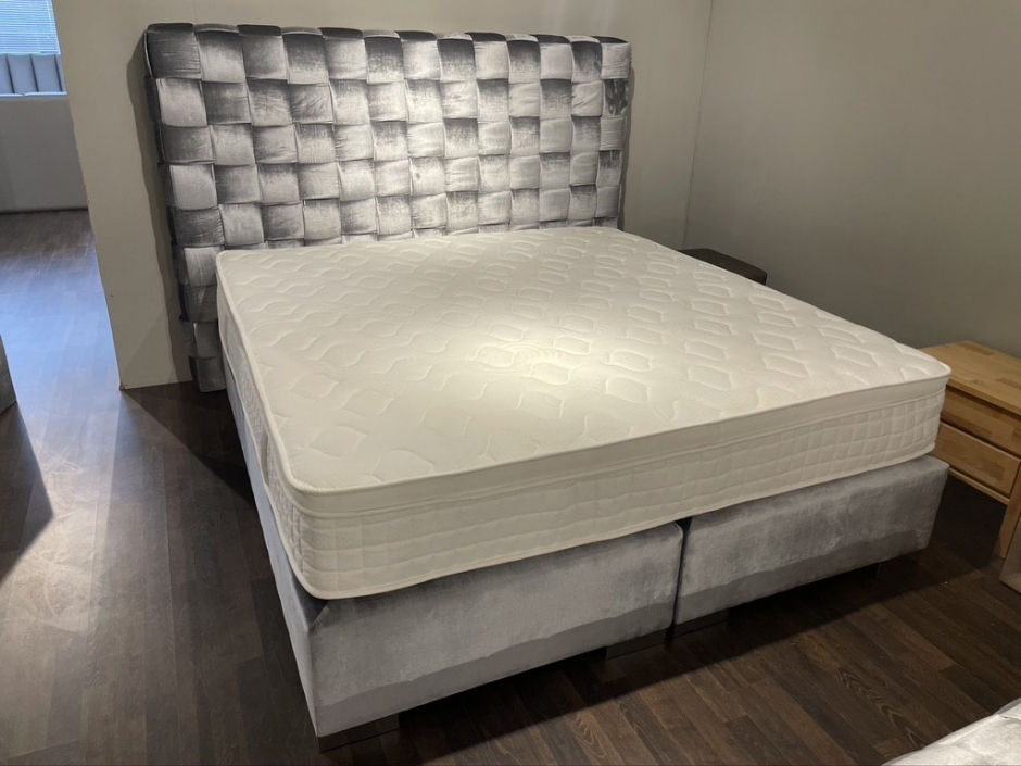 Boxspringbett „King“ inkl. 7-Zonen Taschenfederkernmatratze