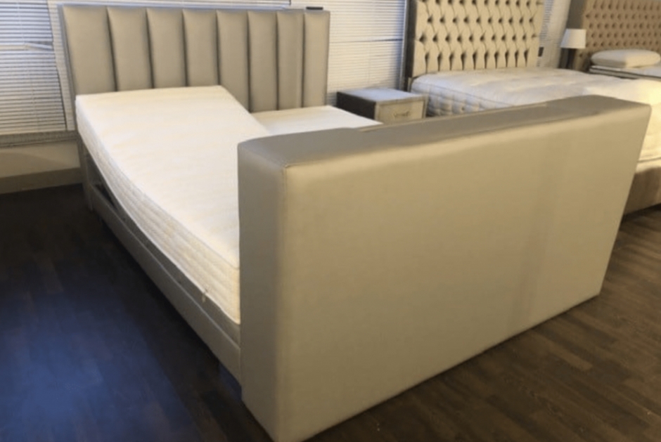 Boxspringbett „Stripe 8- Remote mit TV Box“ bequem per Motor verstellbar und inkl. TV-Box