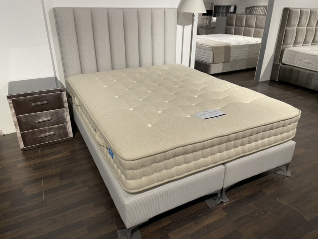 Boxspringbett „Stripe 8“ inkl. 7-Zonen Taschenfederkernmatratze Deluxe