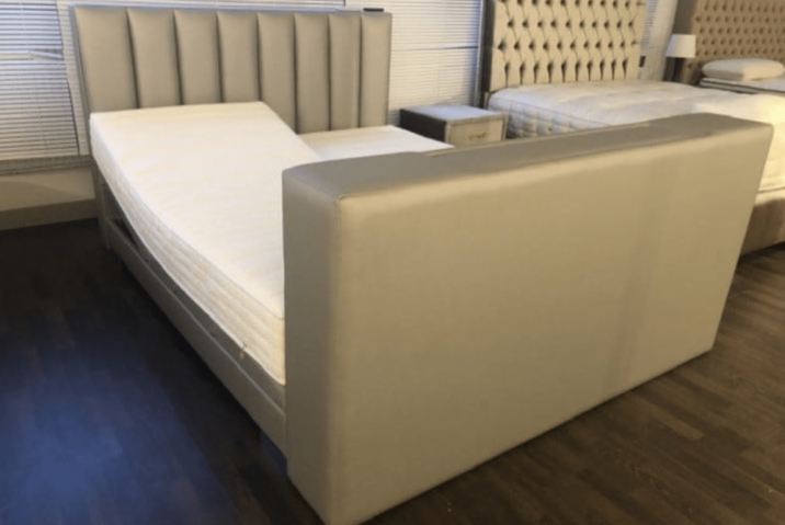 Boxspringbett „Stripe 8- Remote mit TV Box“ bequem per Motor verstellbar und inkl. TV-Box